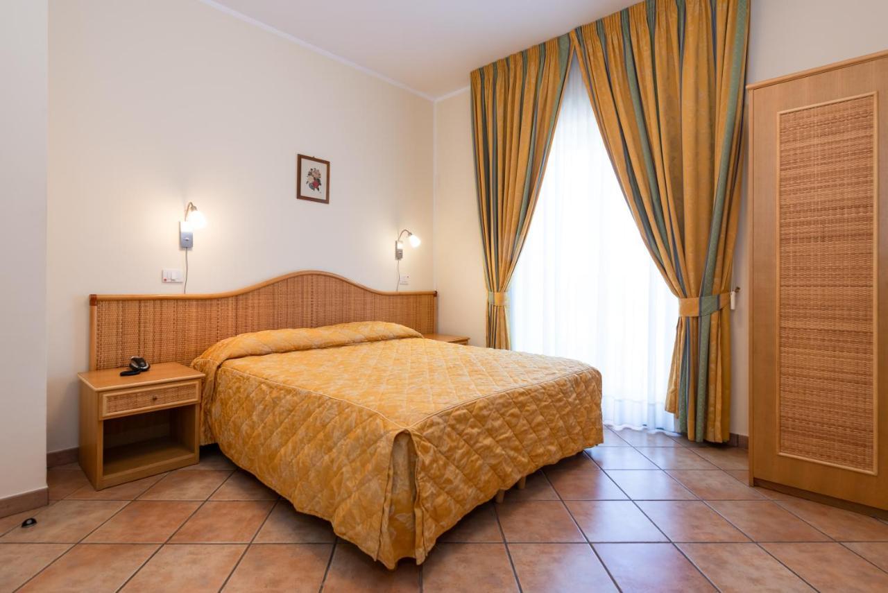Hotel Il Ceppo Agropoli Exterior foto